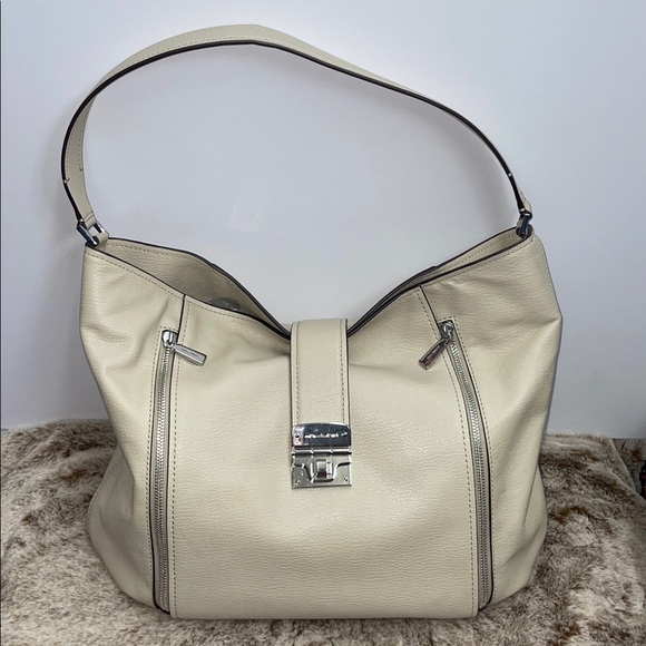 Michael Kors Handbags - Michael Kors ‘Addie’ Large Leather Shoulder Bag